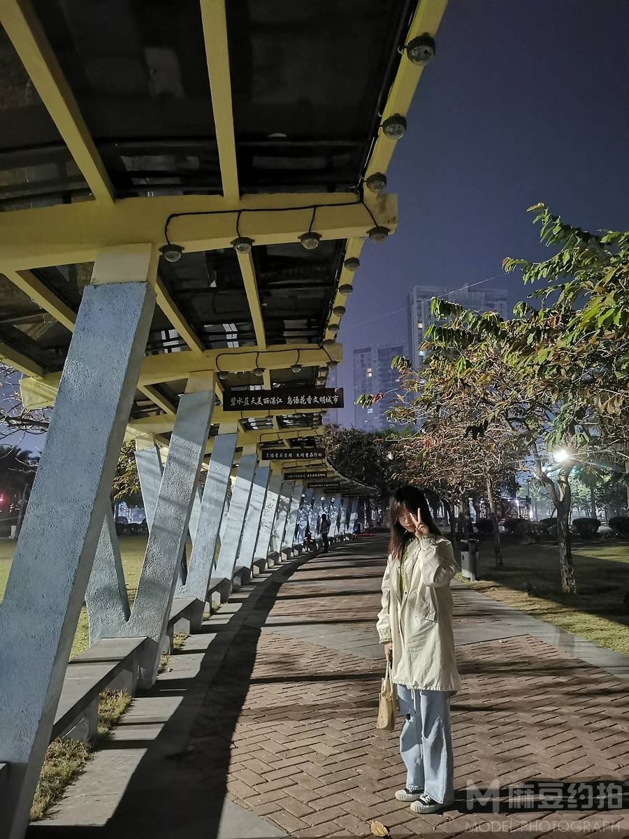 校园模特