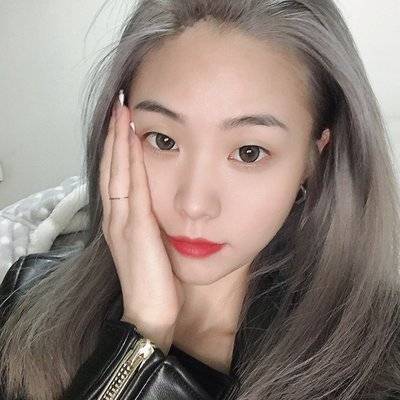 黑白模特