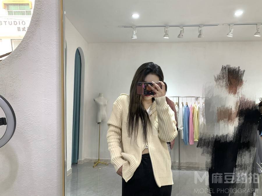黑白模特