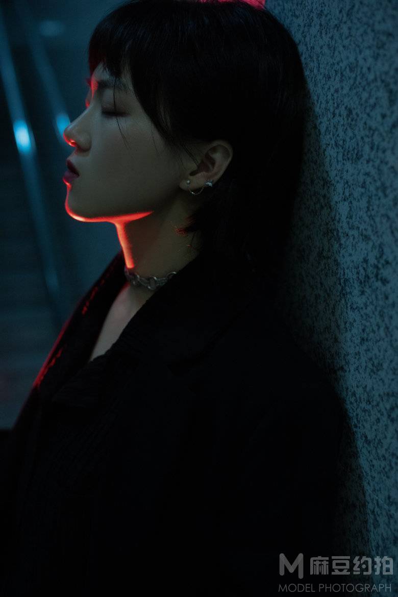 情绪模特