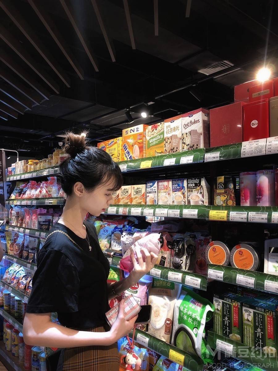 校园模特