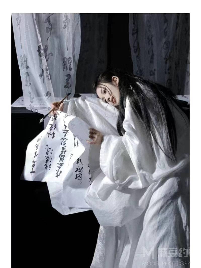 情绪模特