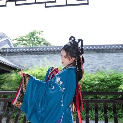 汉服模特