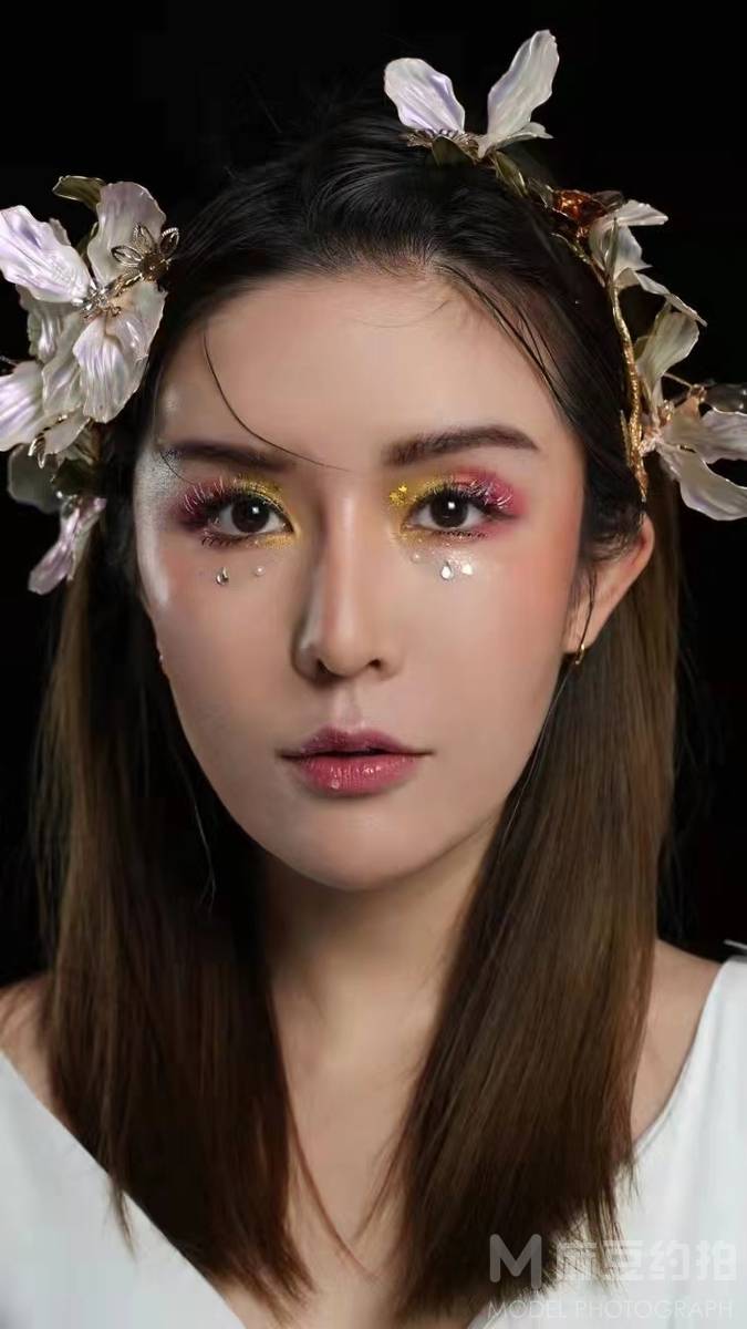 妆容模特