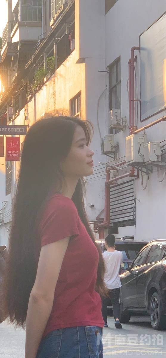 情绪模特