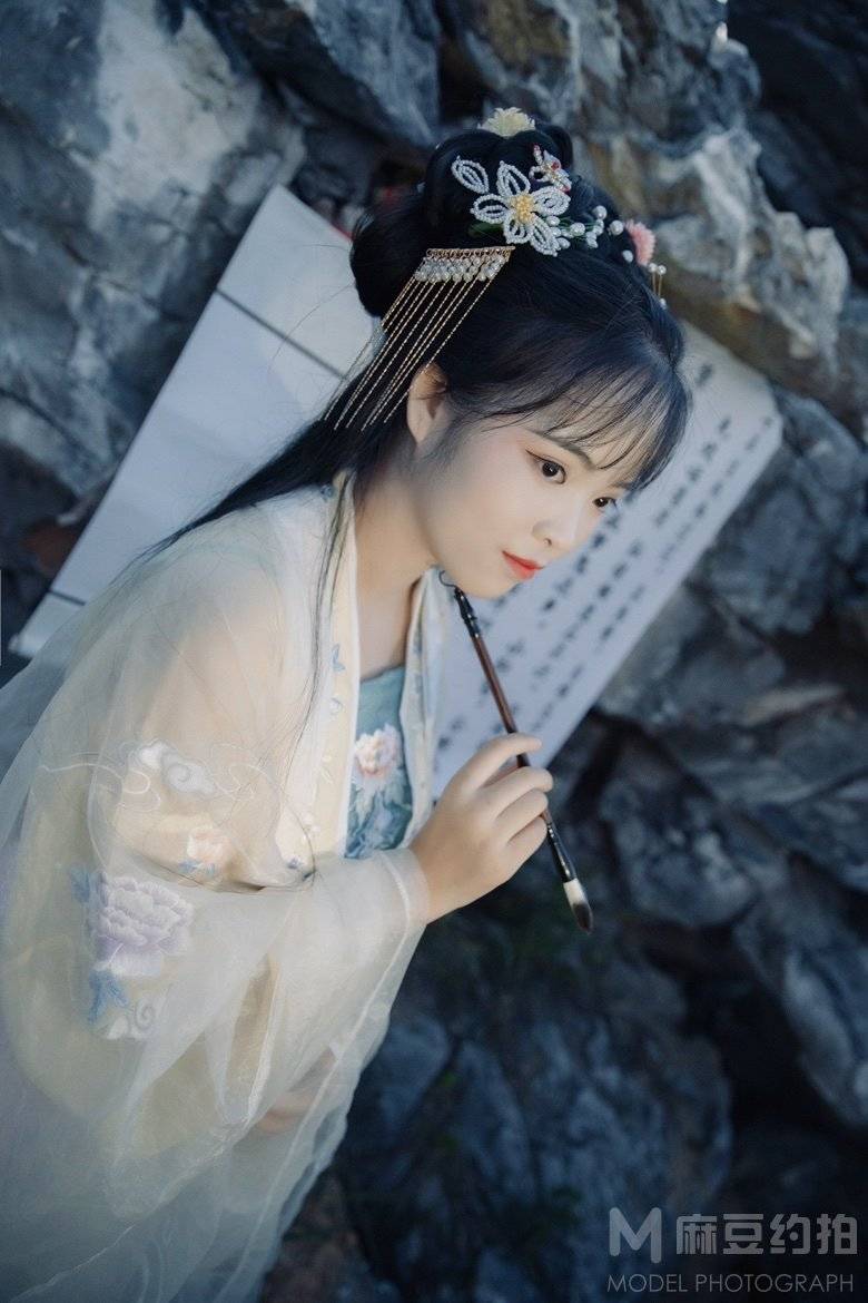 汉服模特
