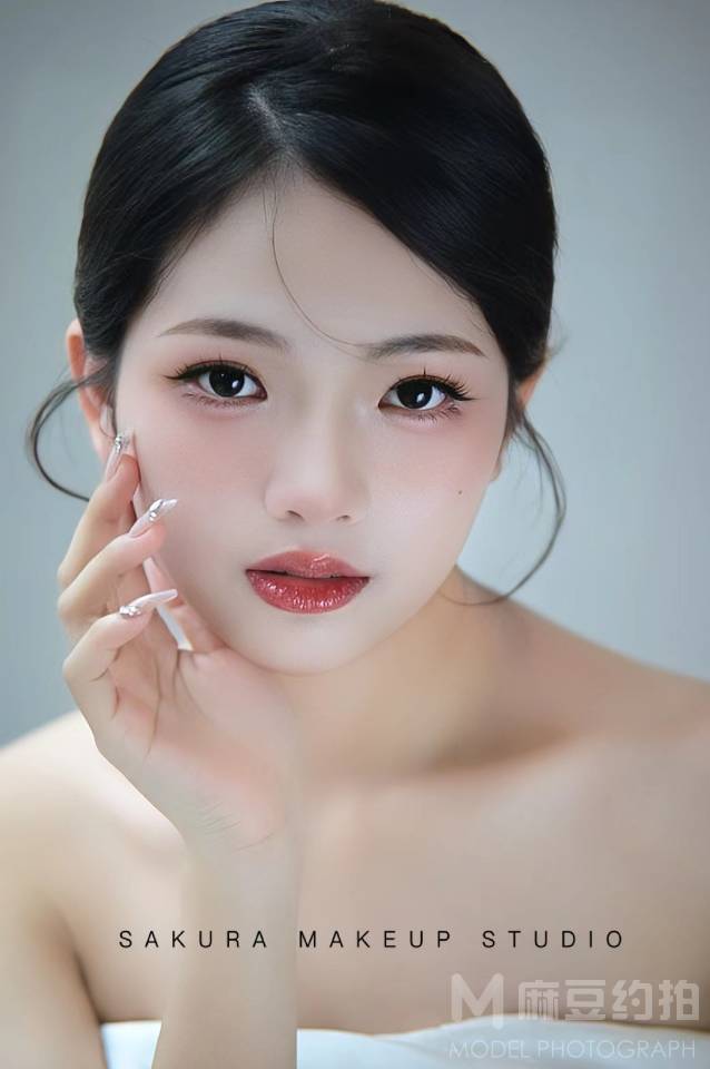 妆容模特