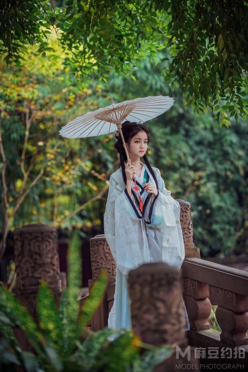 汉服模特