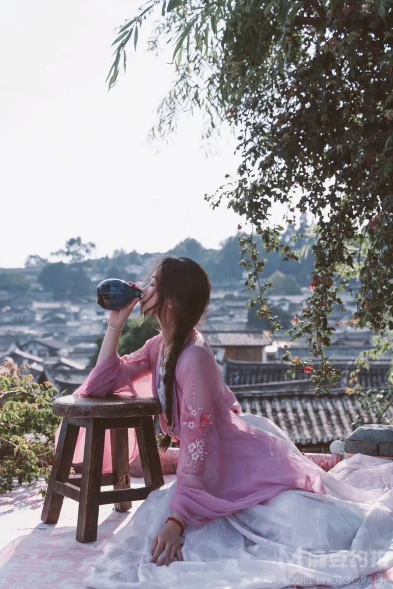 汉服模特
