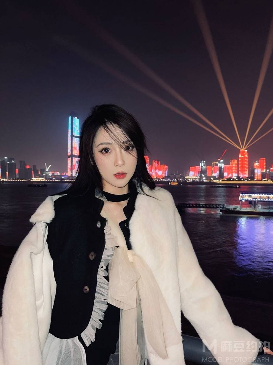 夜景模特