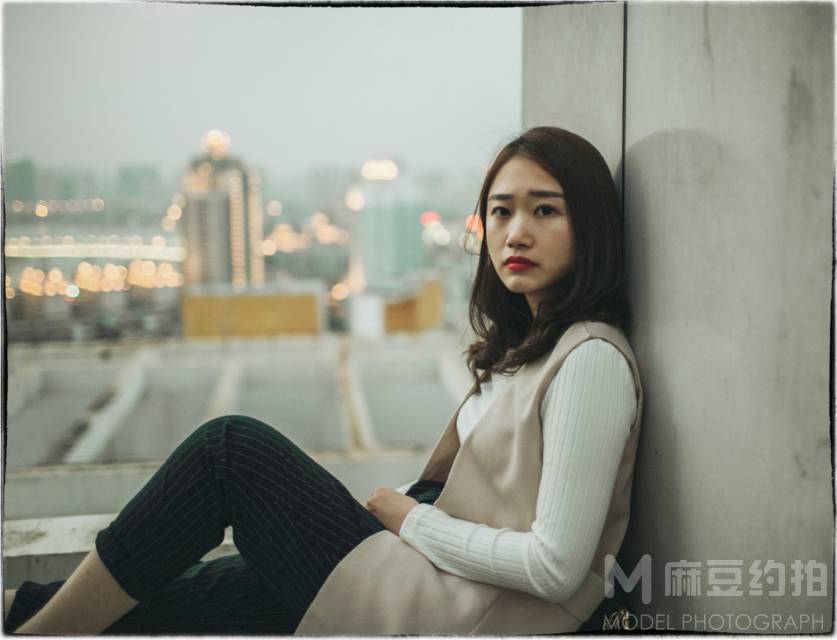 情绪模特