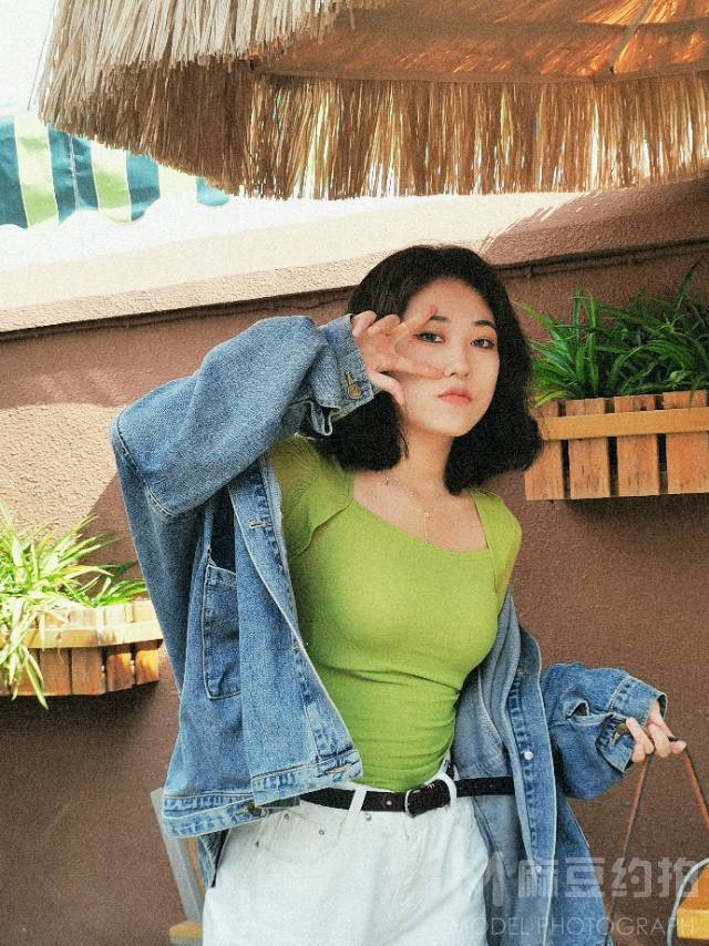 情绪模特