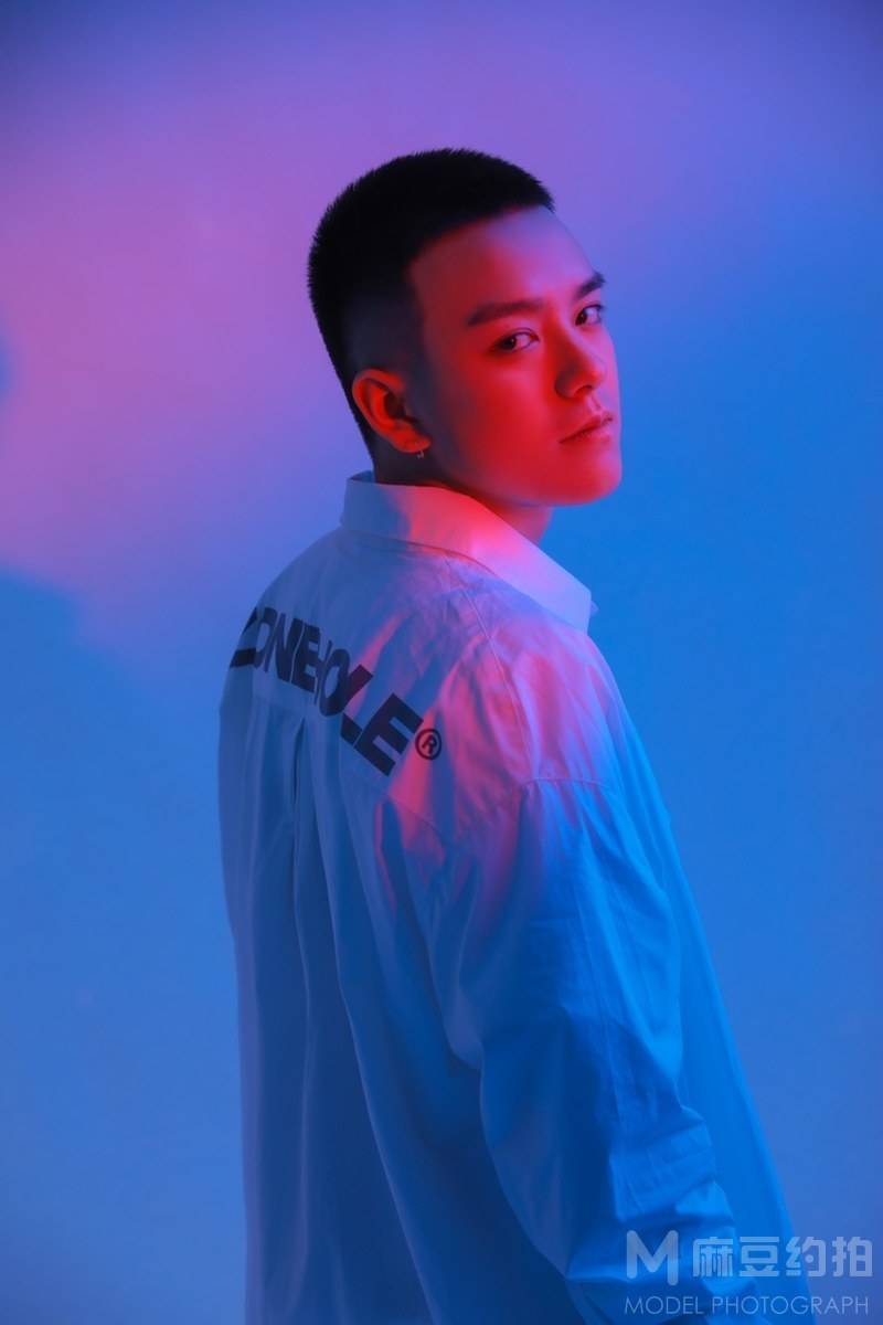 情绪模特
