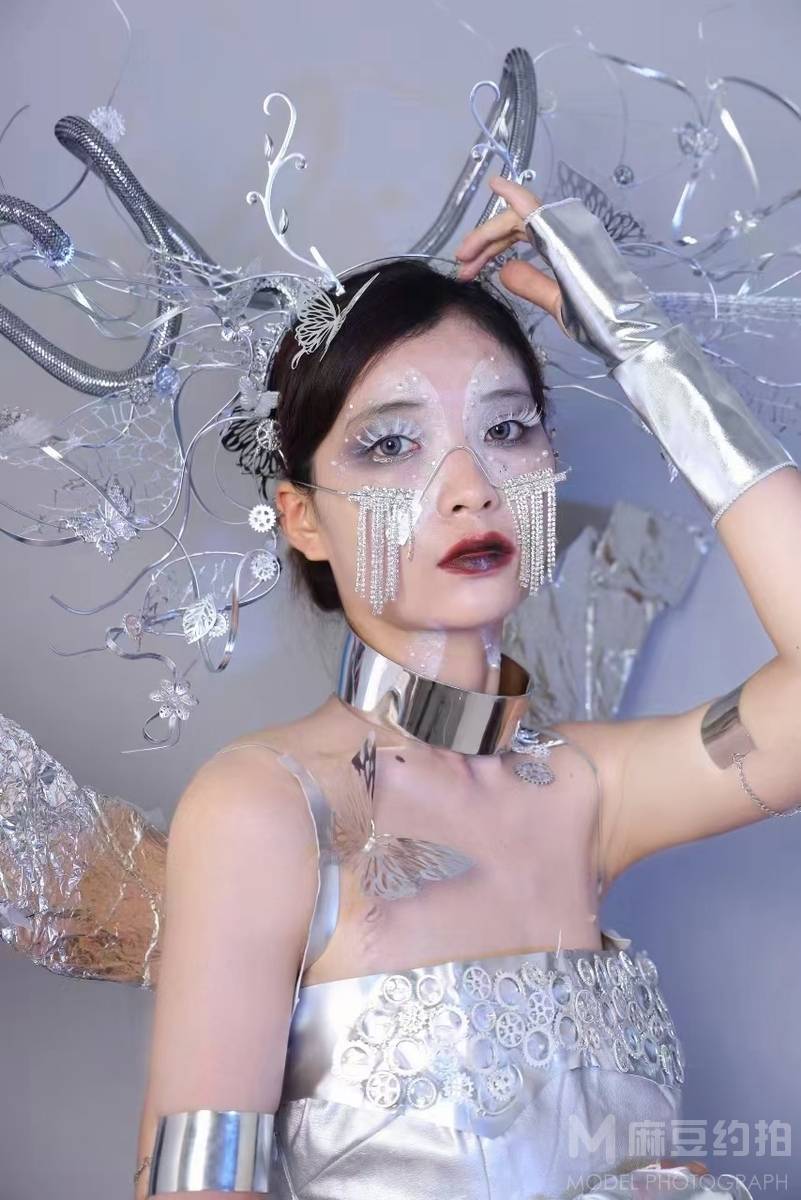 妆容模特