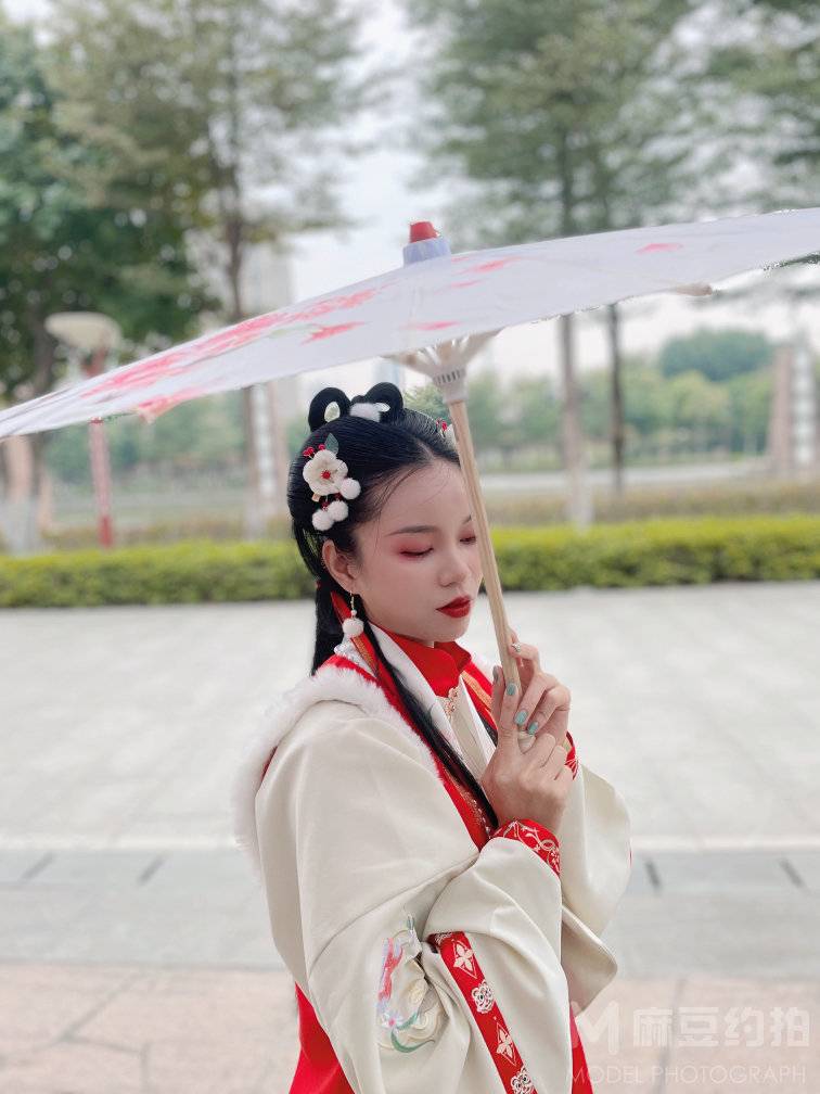 汉服模特