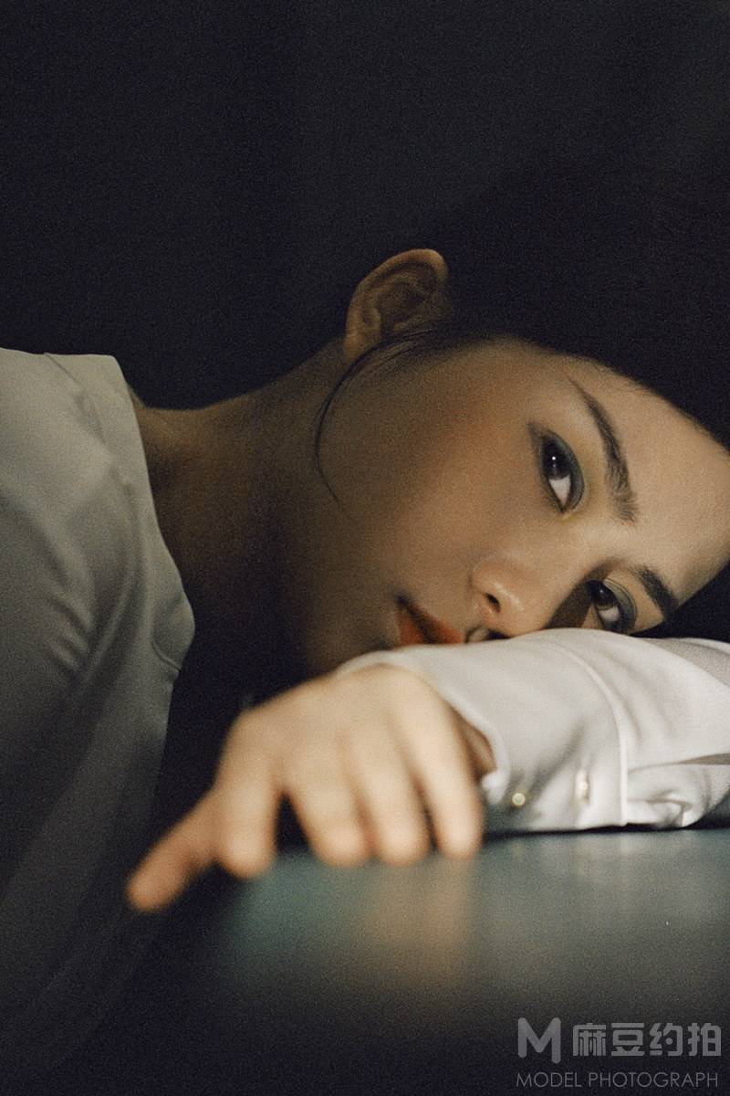 情绪模特