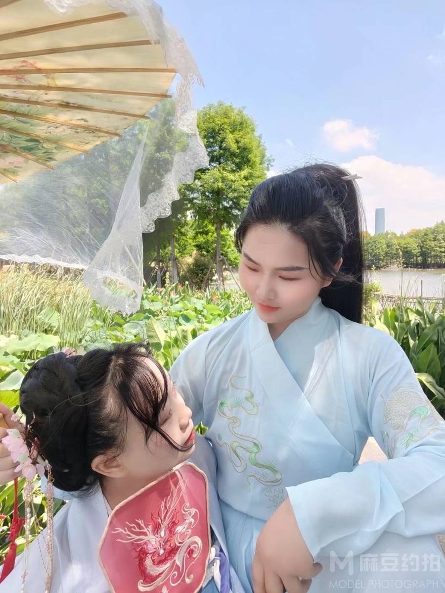 汉服模特