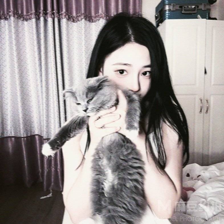 黑白模特