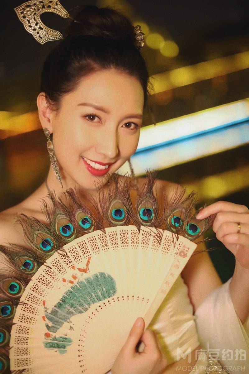 黑白模特