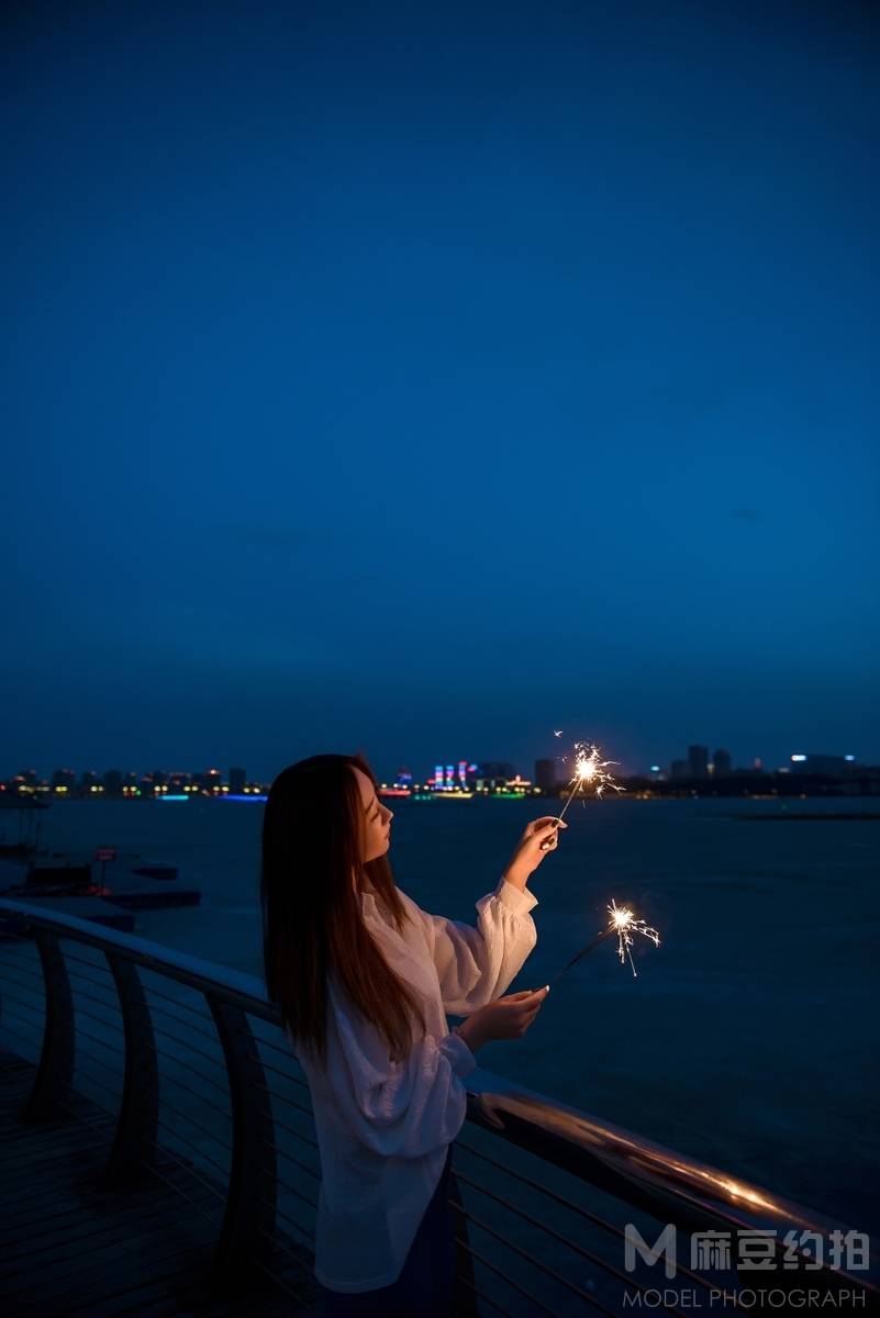 夜景模特