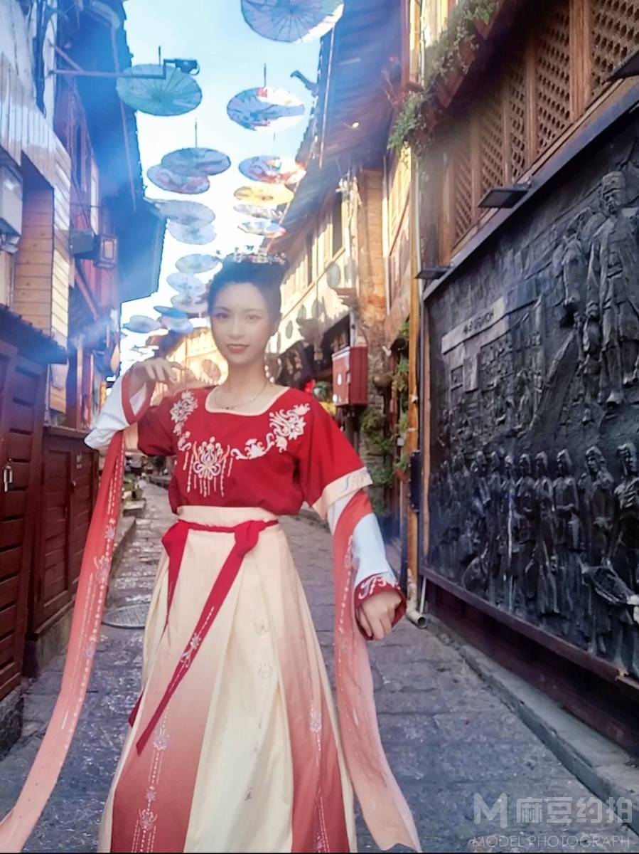 汉服模特