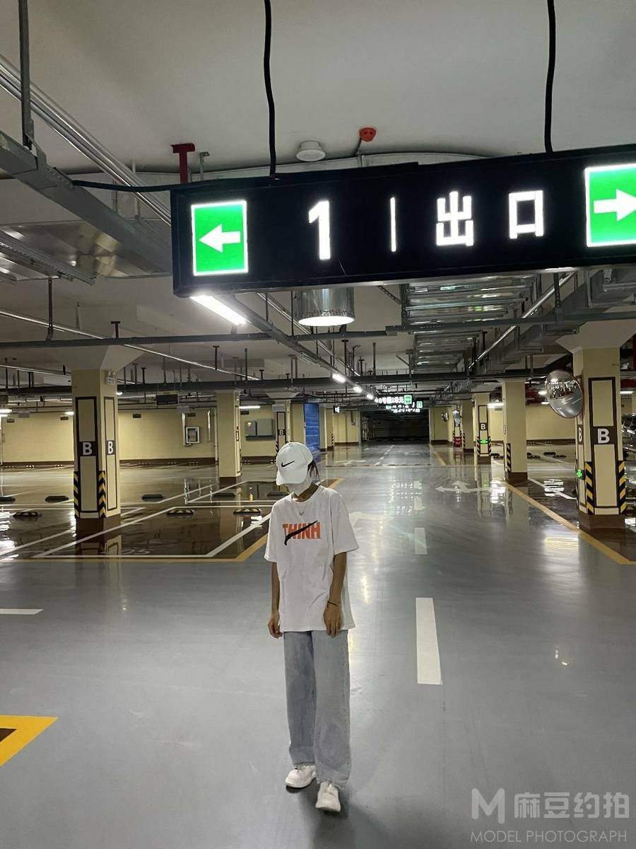 校园模特