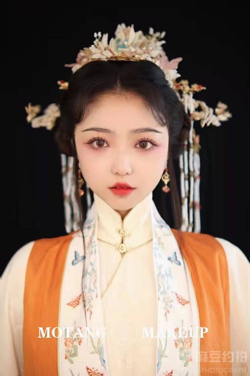 妆容模特