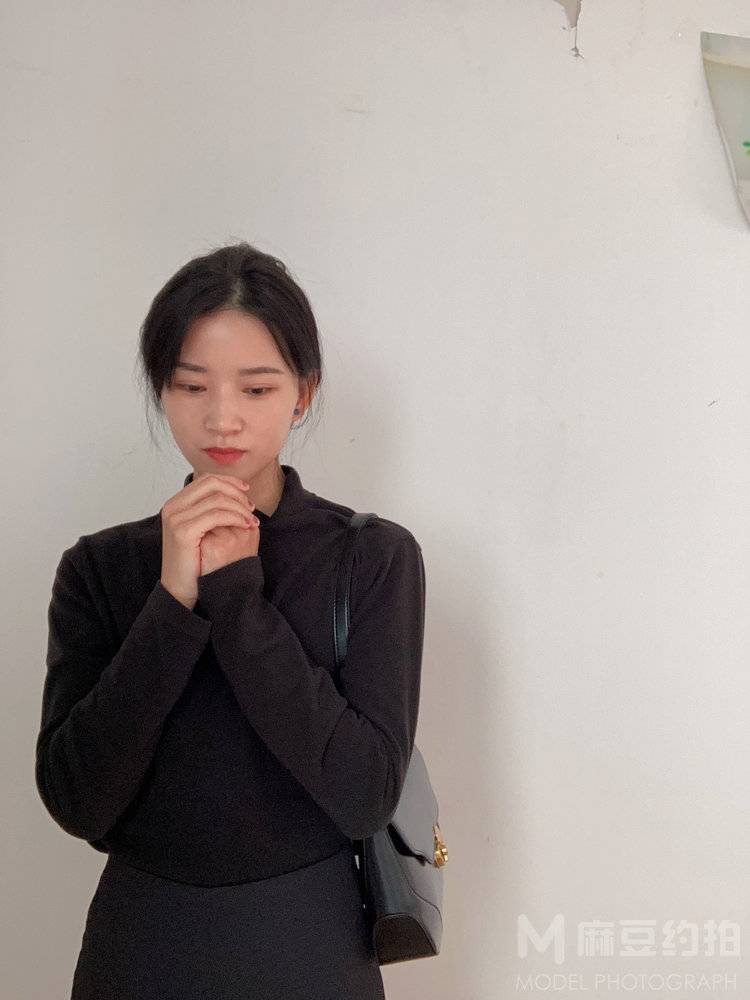 黑白模特