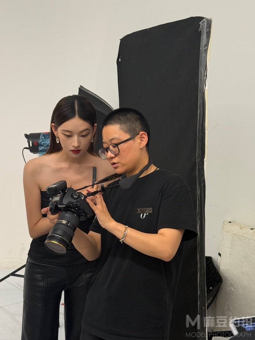 黑白模特
