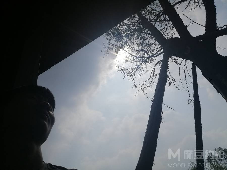 黑白模特