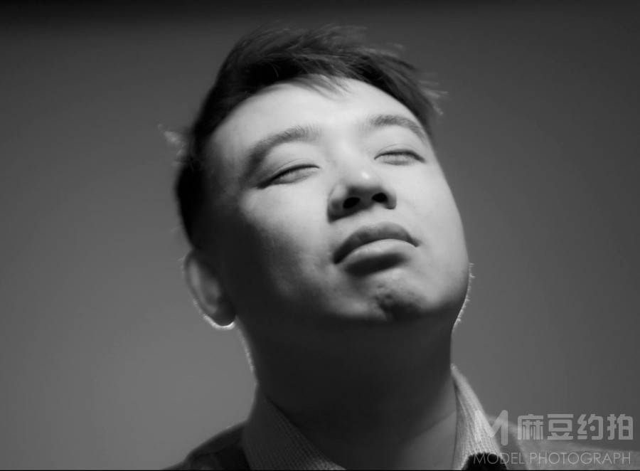 黑白模特