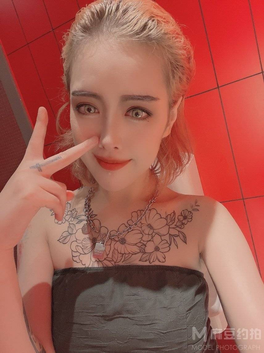 暗黑模特