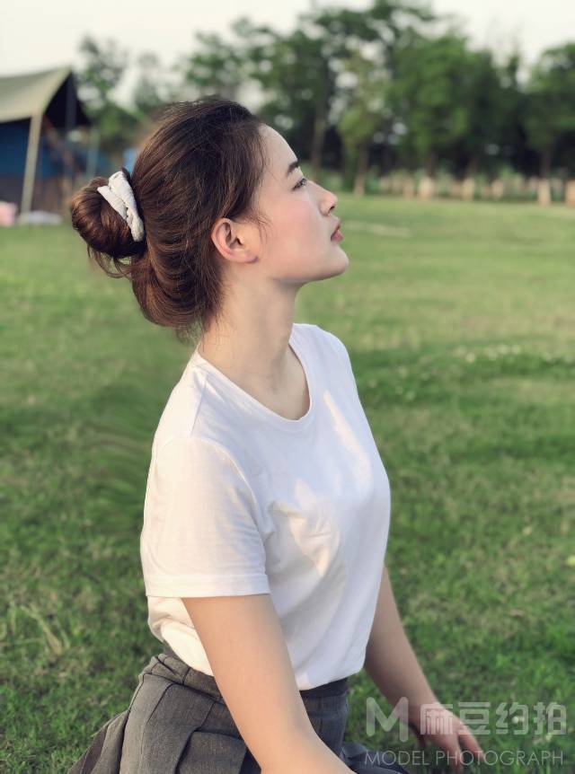 校园模特