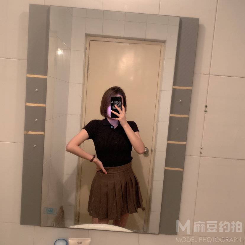 黑白模特