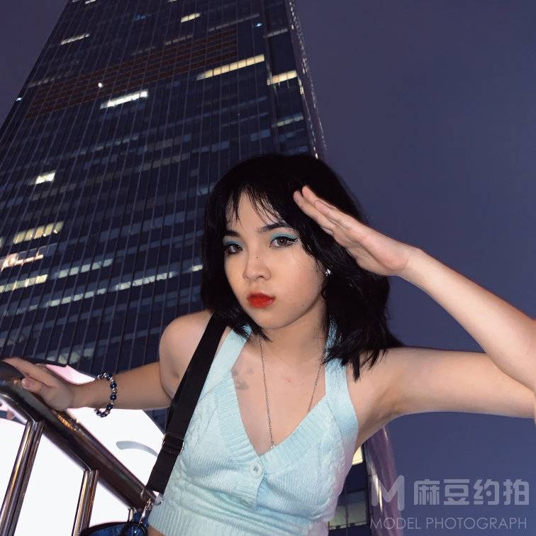 夜景模特