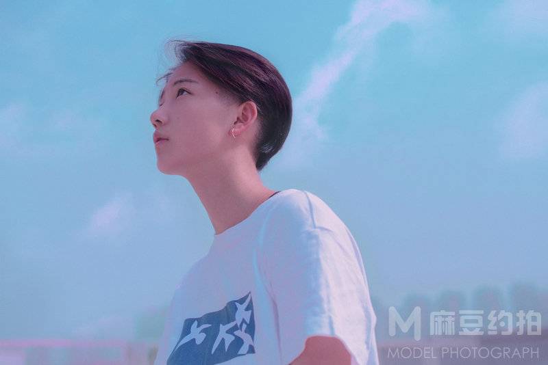 情绪模特
