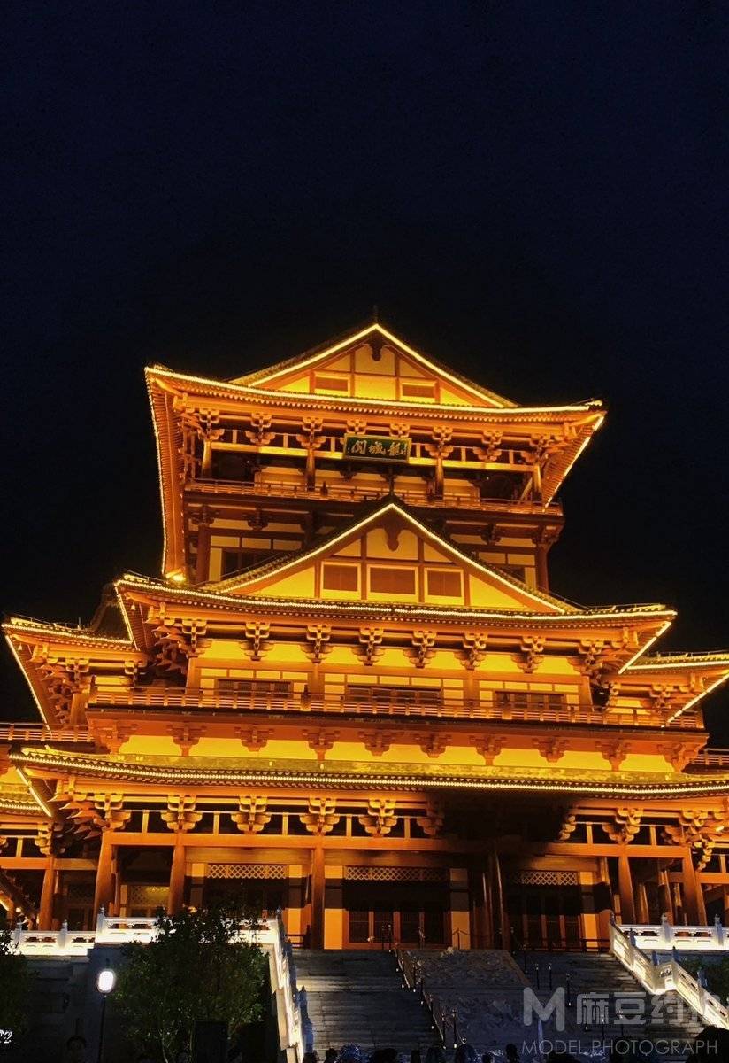 夜景模特