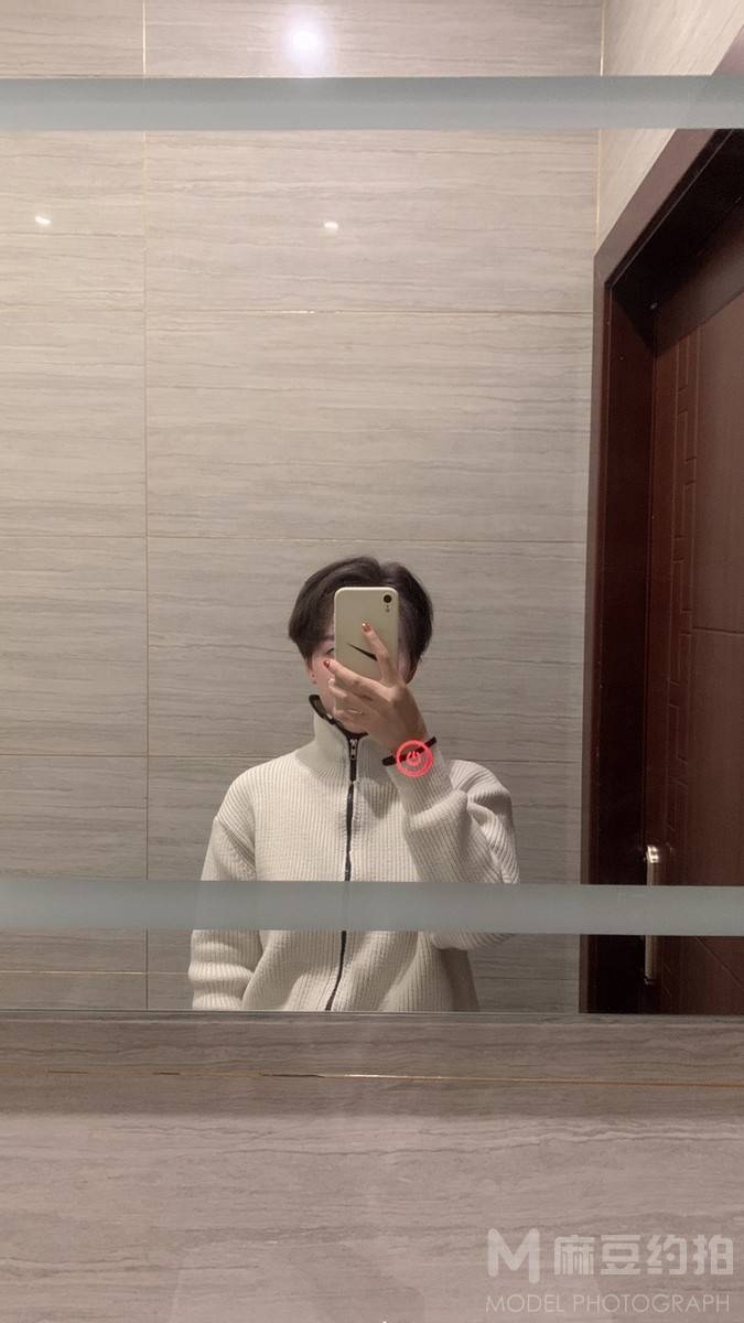 黑白模特