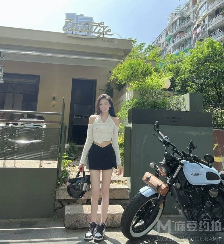 黑白模特