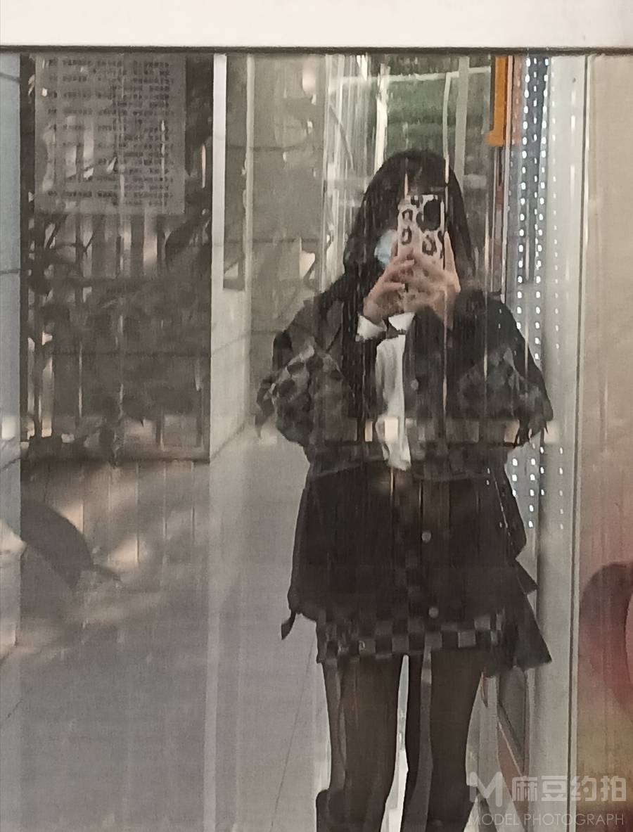 黑白模特