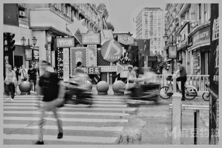 黑白模特