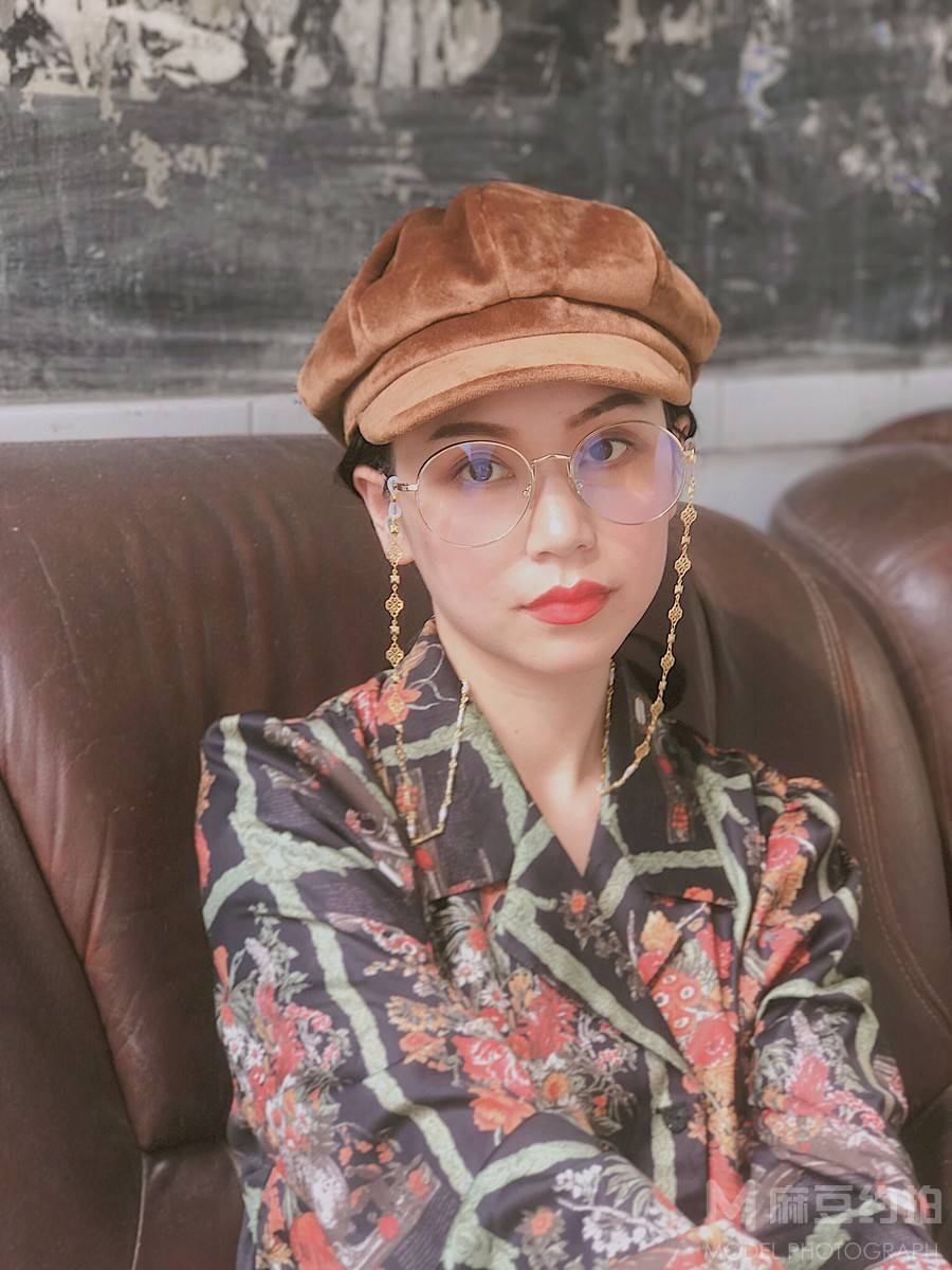 情绪模特