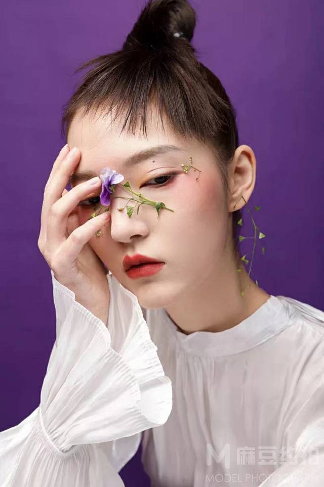 情绪模特