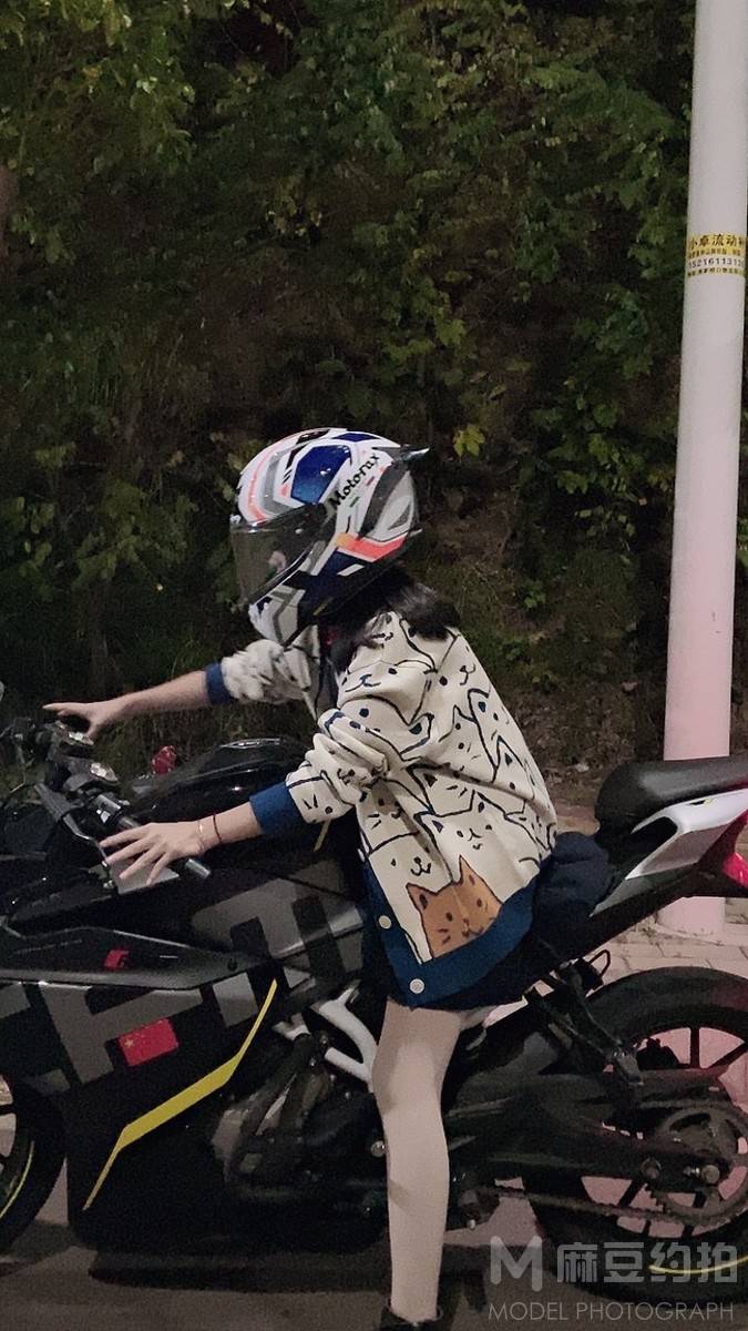黑白模特