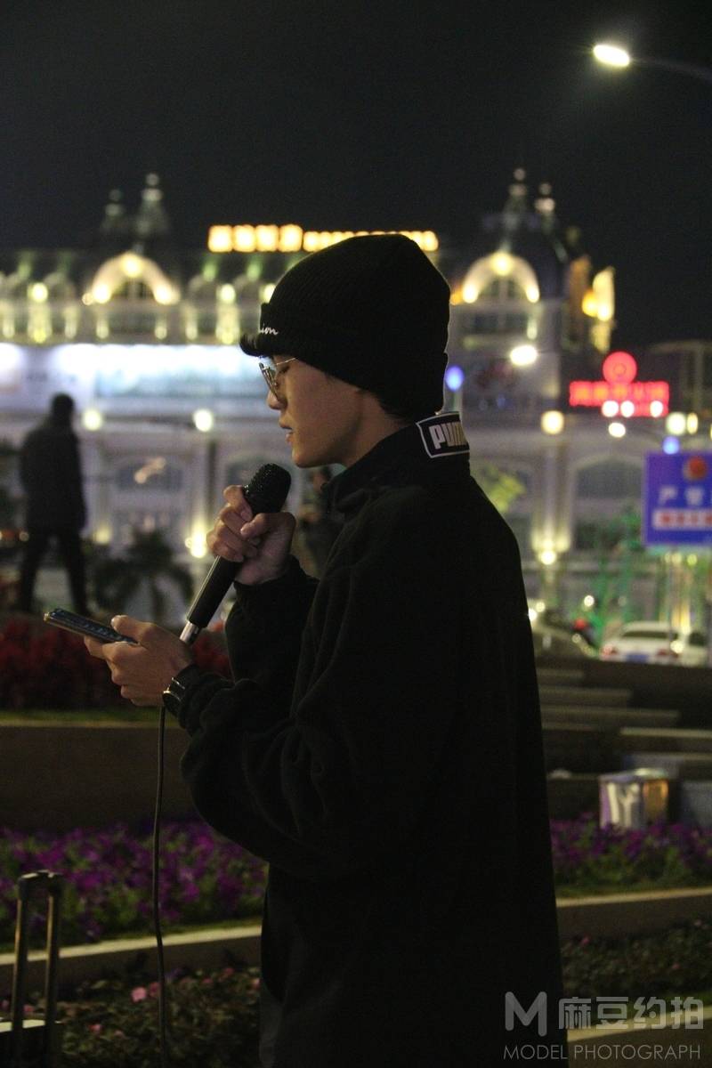 情绪模特