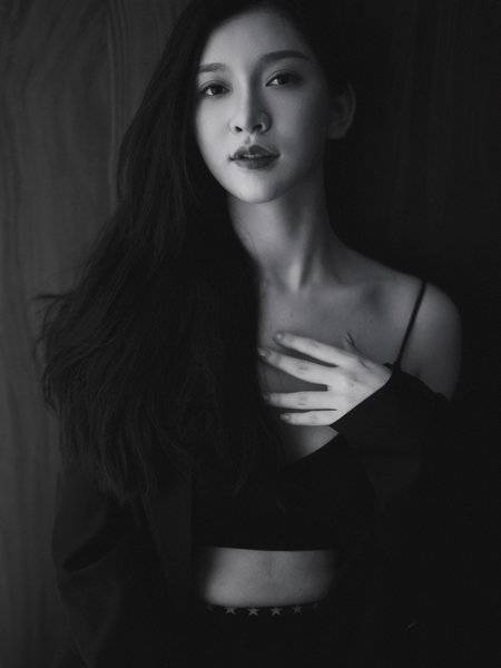 黑白模特
