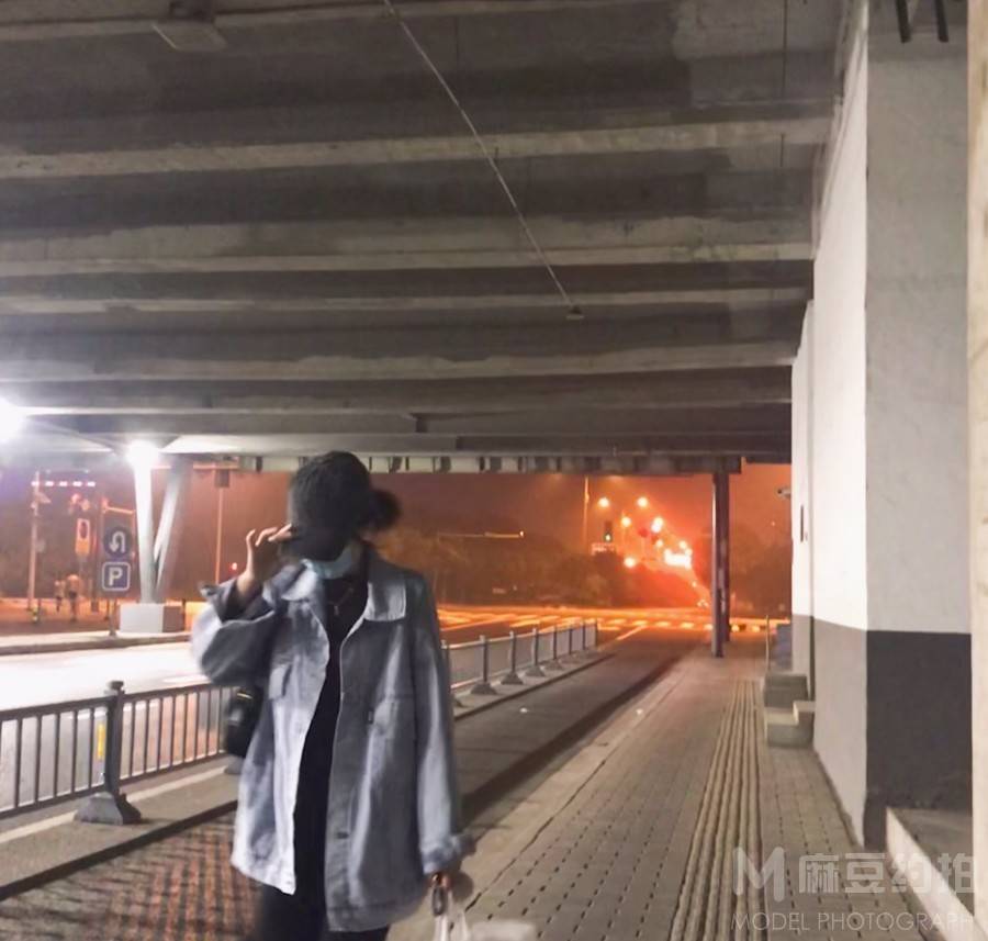 夜景模特