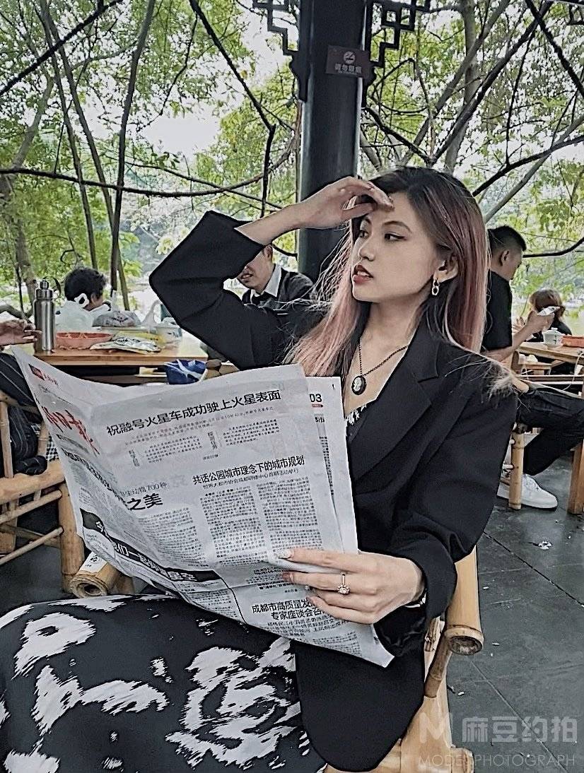 情绪模特