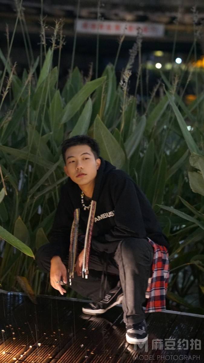 情绪模特