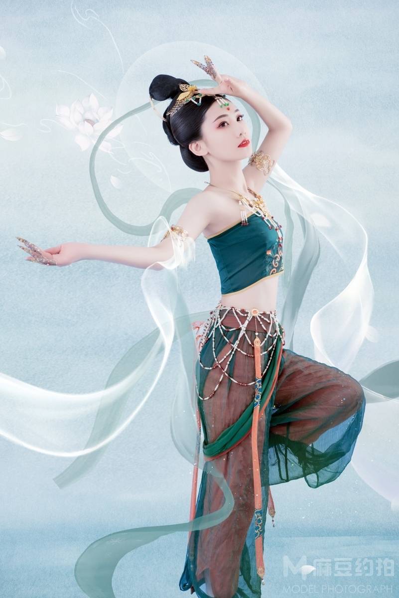 妆容模特